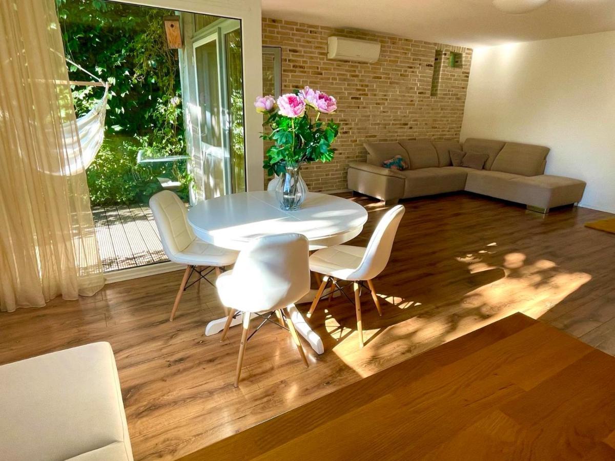70M2 Romantic Living In The Old Town With Garden Pressburg Exterior foto