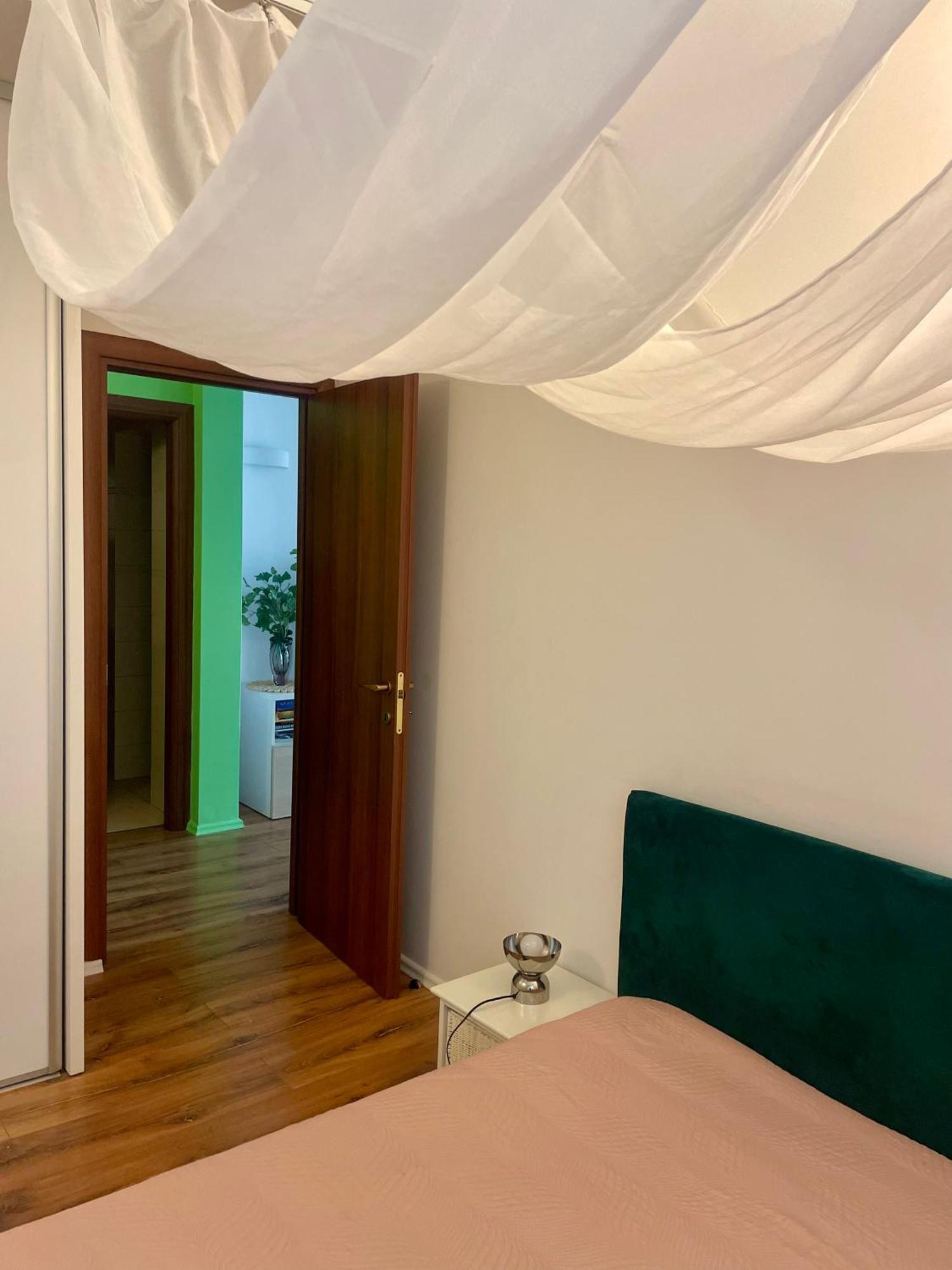 70M2 Romantic Living In The Old Town With Garden Pressburg Exterior foto